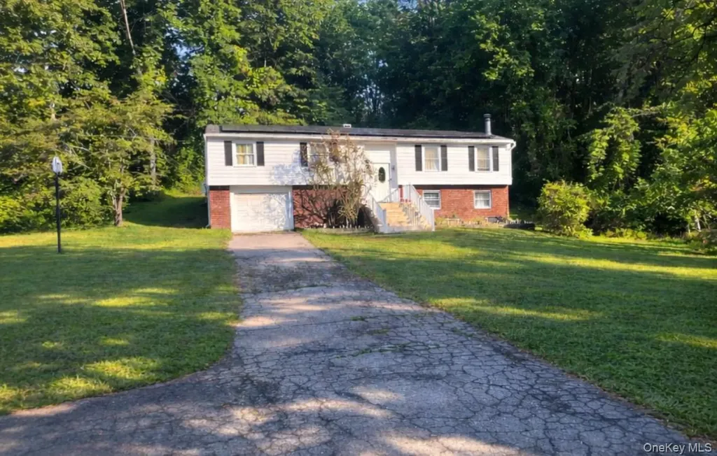 88 W Pine Road Staatsburg NY 12580