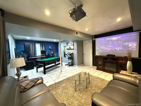 88 W Pine Road Staatsburg NY 12580