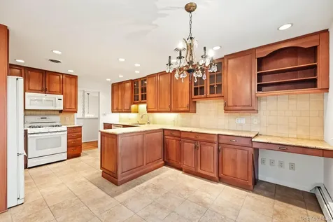32 Bramble Brook Road Ardsley NY 10502
