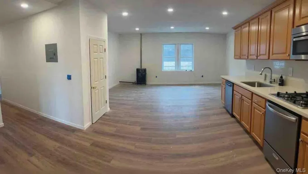 369 Warburton Avenue Yonkers NY 10701