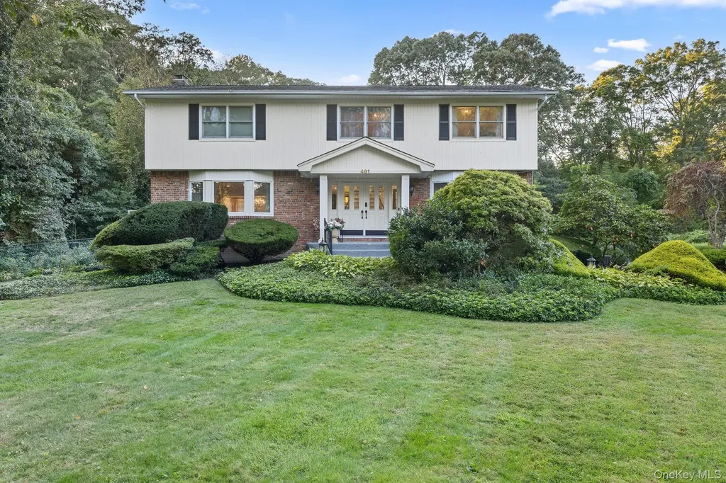 461 Wolf Hill Road Dix Hills NY 11746