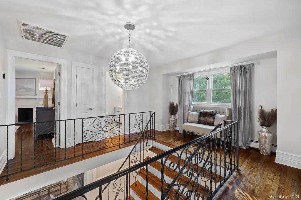 461 Wolf Hill Road Dix Hills NY 11746