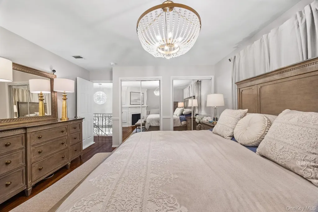 461 Wolf Hill Road Dix Hills NY 11746