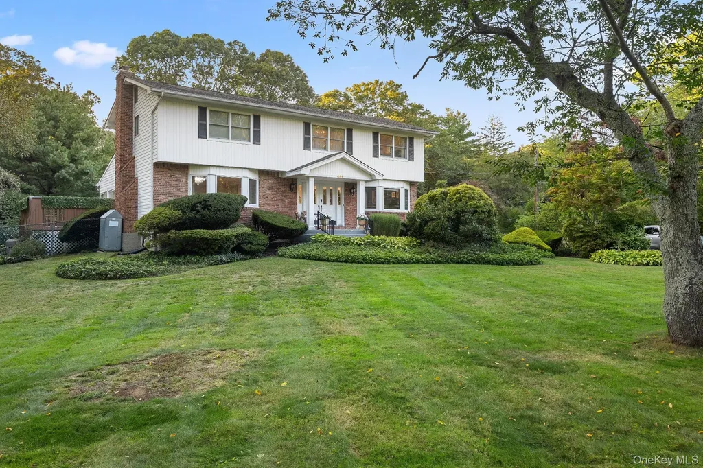 461 Wolf Hill Road Dix Hills NY 11746