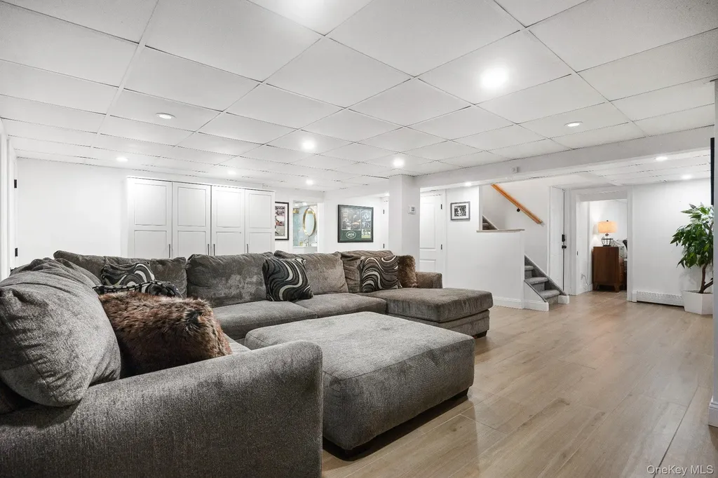 461 Wolf Hill Road Dix Hills NY 11746