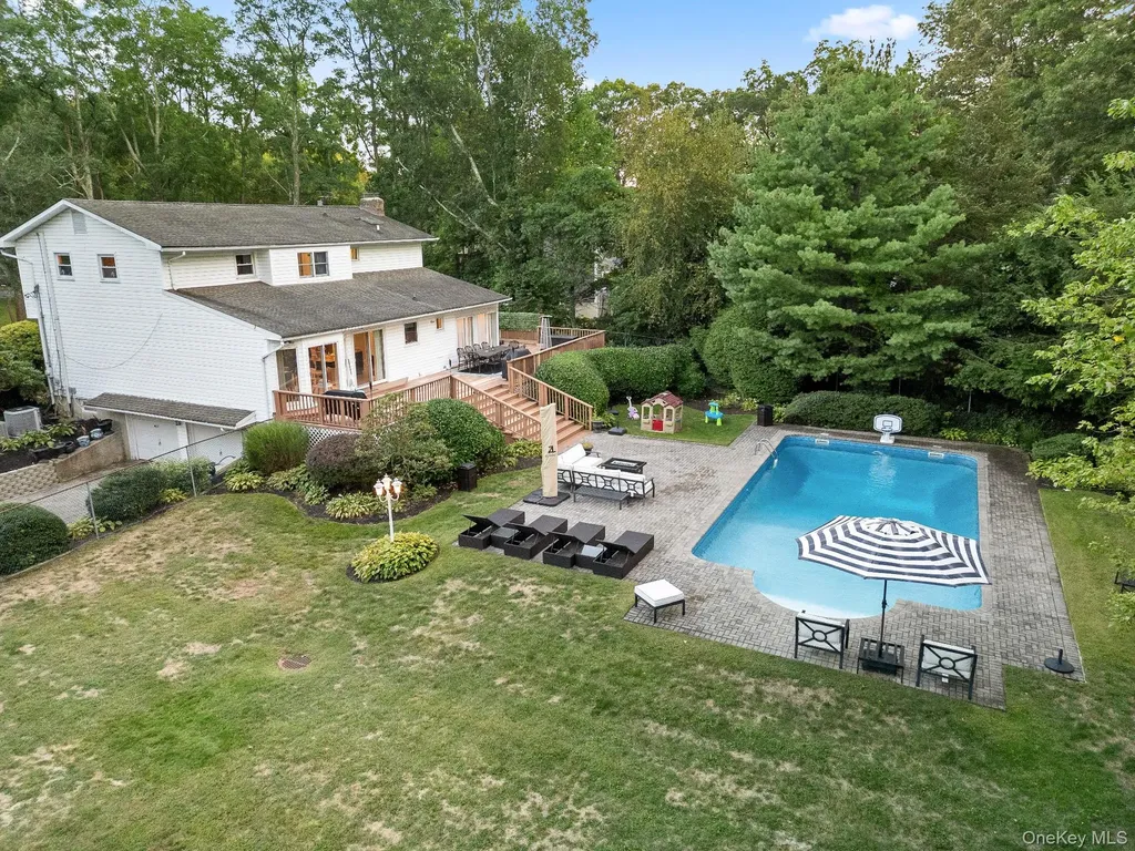 461 Wolf Hill Road Dix Hills NY 11746