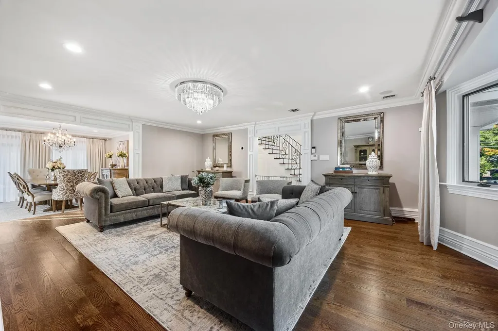 461 Wolf Hill Road Dix Hills NY 11746