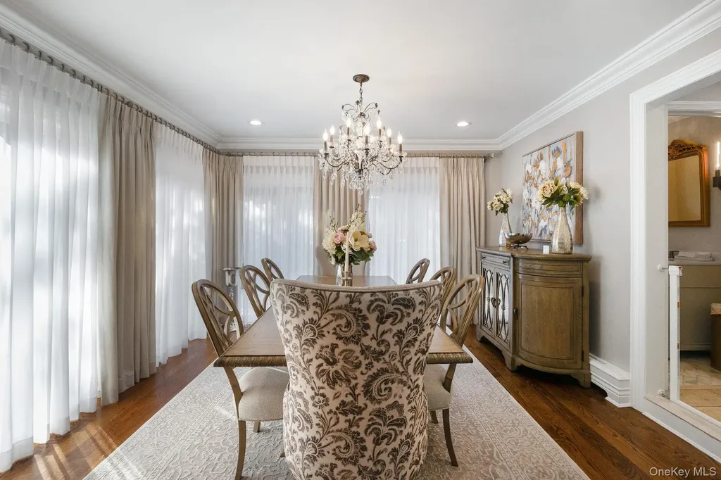 461 Wolf Hill Road Dix Hills NY 11746