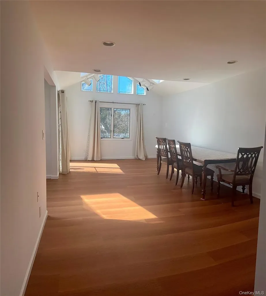 23 Clinton Lane Jericho NY 11753