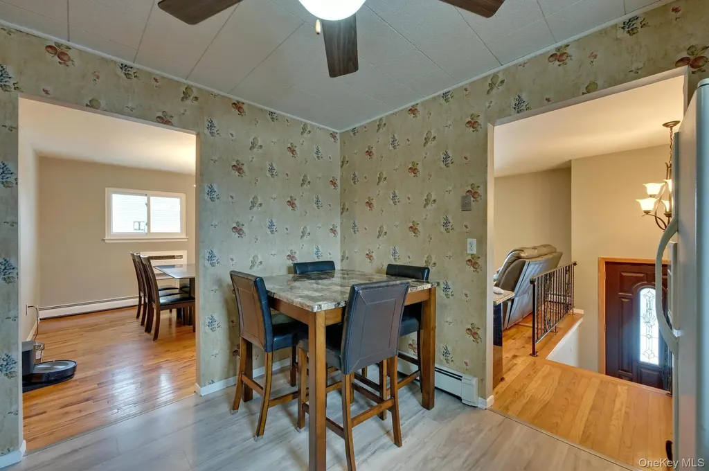 15 Snapper Court Lindenhurst NY 11757