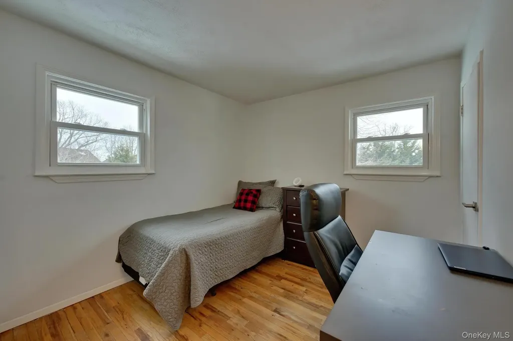 15 Snapper Court Lindenhurst NY 11757