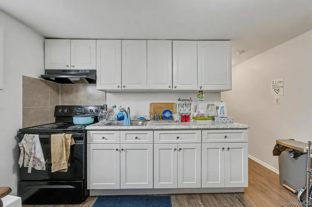 15 Snapper Court Lindenhurst NY 11757
