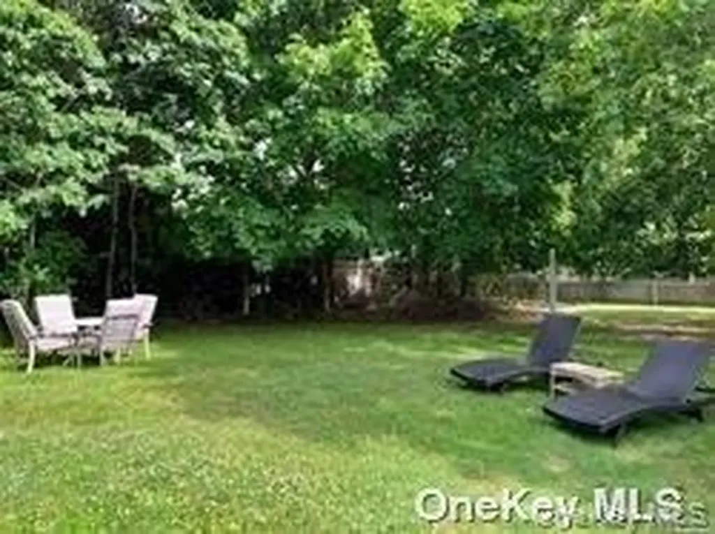 16A Bishop Avenue Westhampton NY 11977
