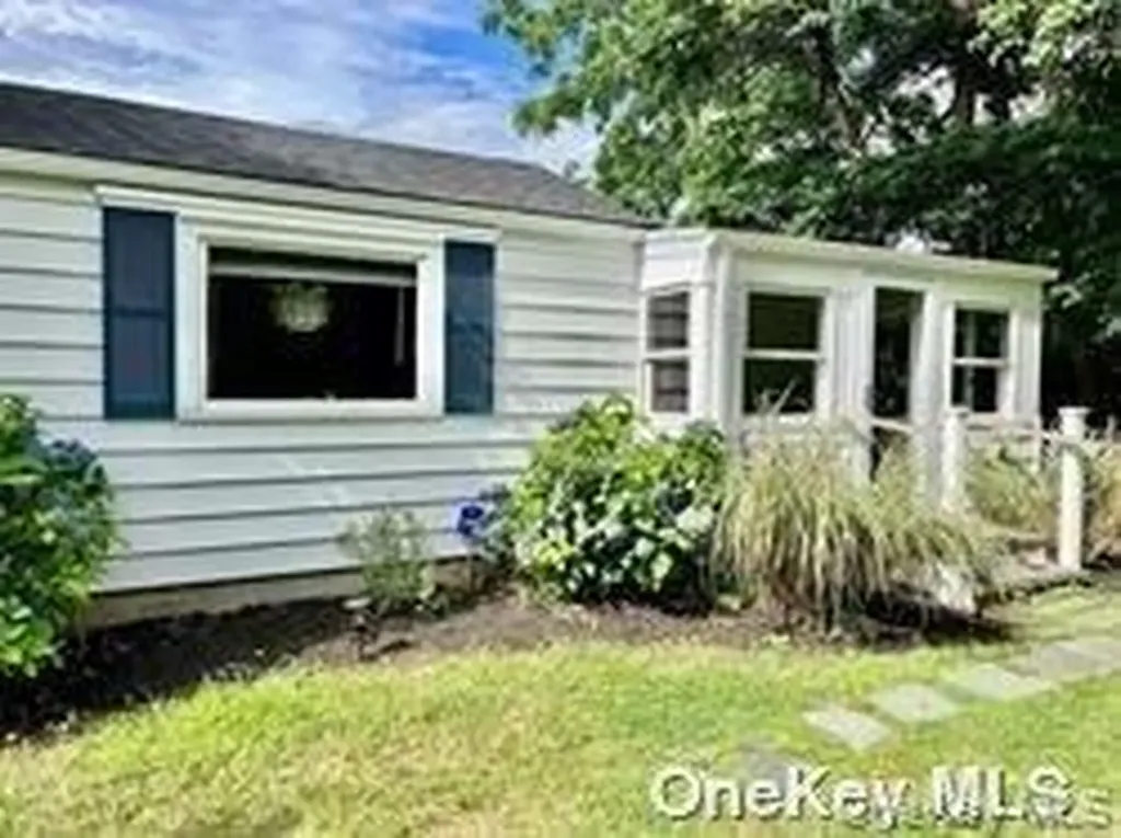 16A Bishop Avenue Westhampton NY 11977