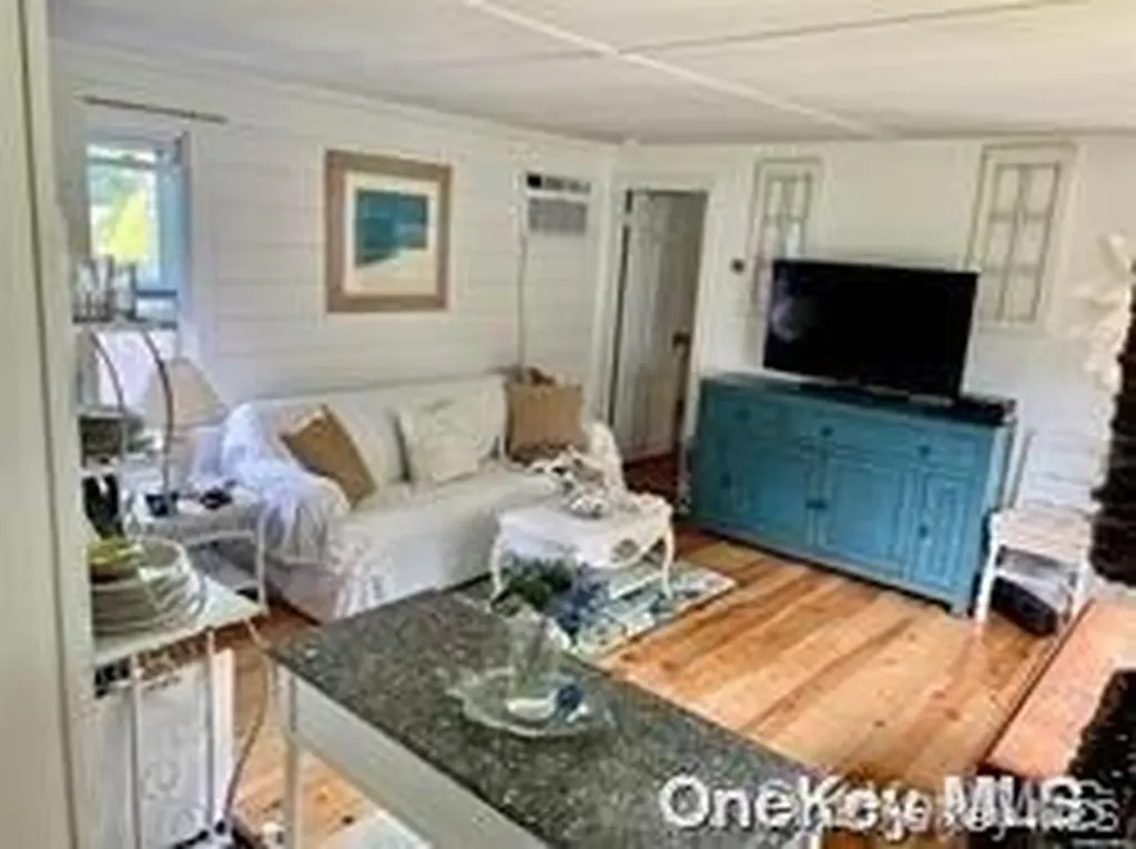 16A Bishop Avenue Westhampton NY 11977