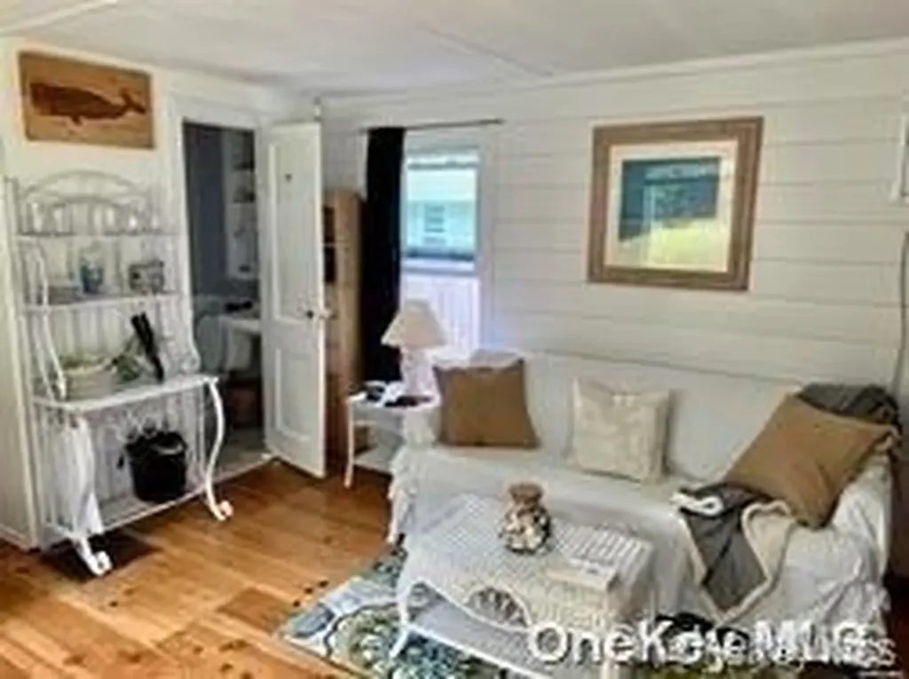16A Bishop Avenue Westhampton NY 11977