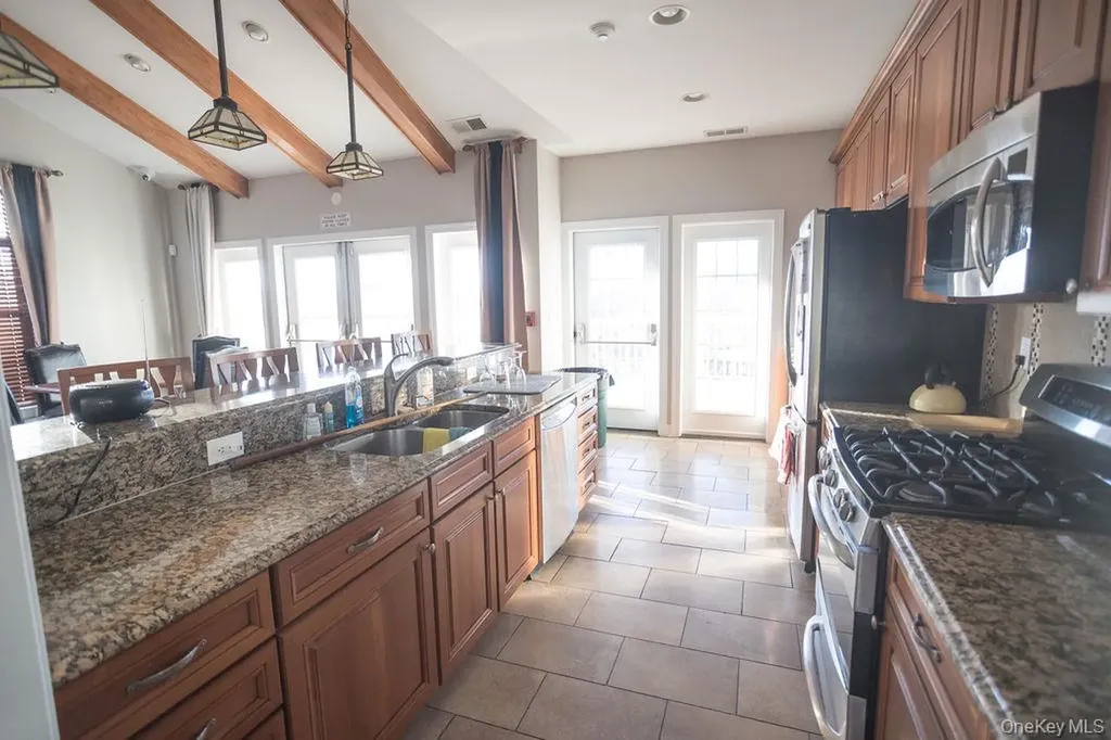 919 Saratoga Lane Fishkill NY 12524