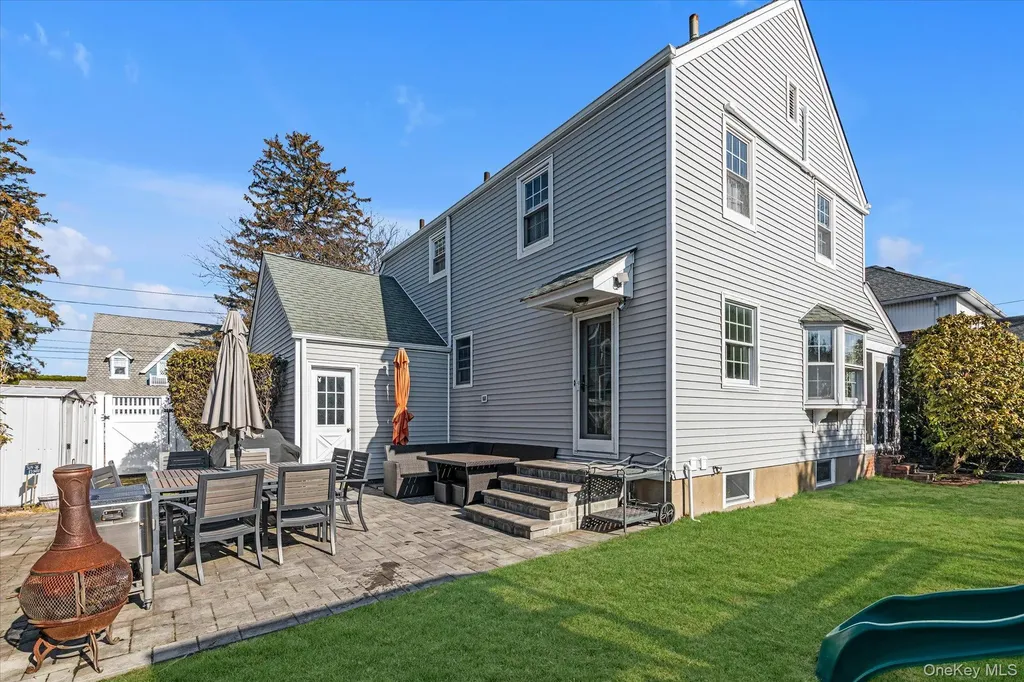 7 Rutgers Place Merrick NY 11566