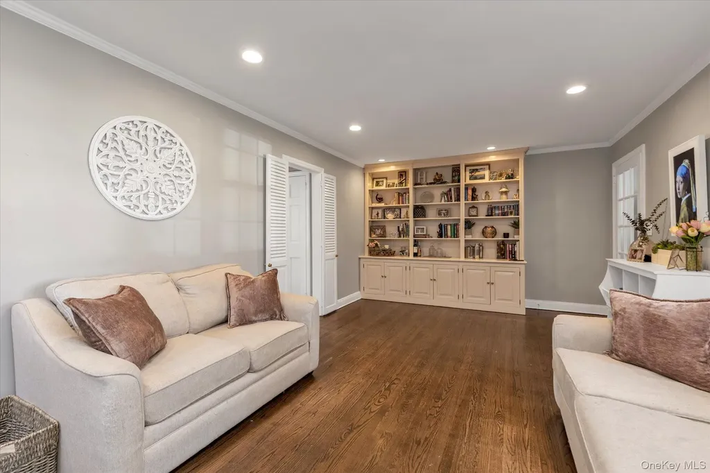 7 Rutgers Place Merrick NY 11566