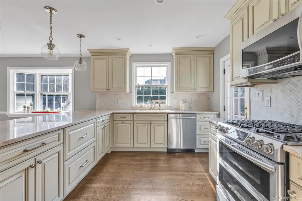 7 Rutgers Place Merrick NY 11566