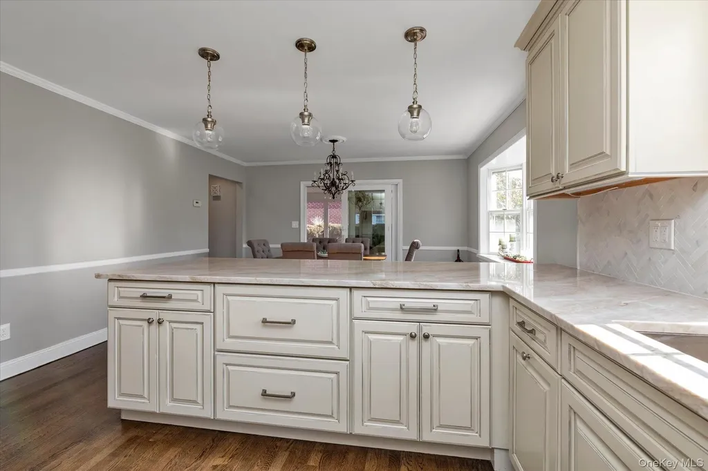 7 Rutgers Place Merrick NY 11566