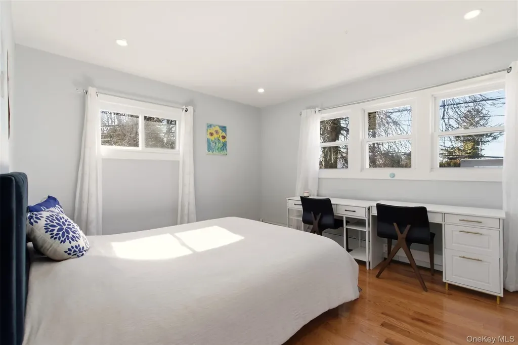 557 Woodbury Road Plainview NY 11803