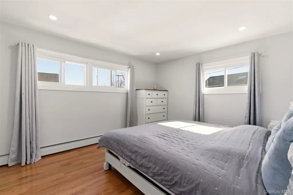 557 Woodbury Road Plainview NY 11803