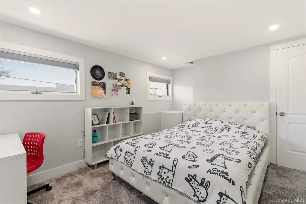 557 Woodbury Road Plainview NY 11803