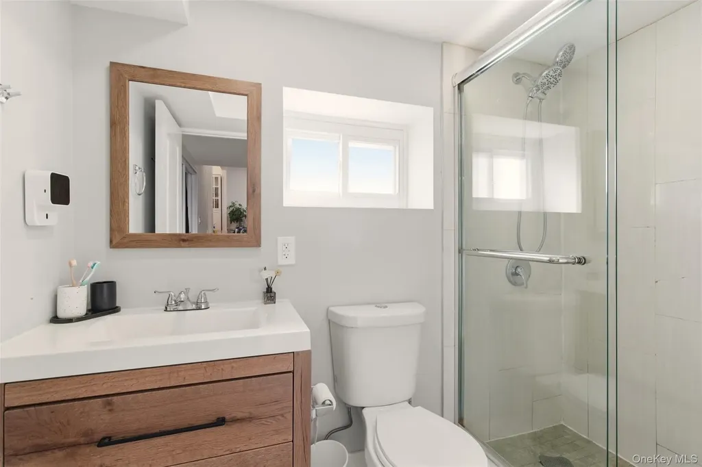 557 Woodbury Road Plainview NY 11803
