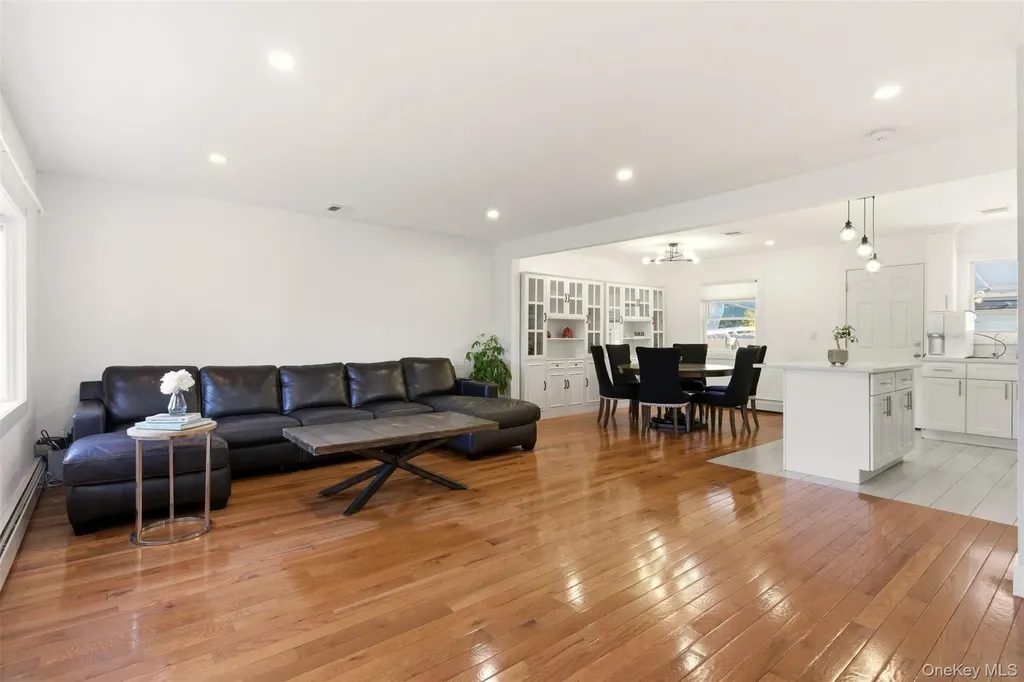 557 Woodbury Road Plainview NY 11803