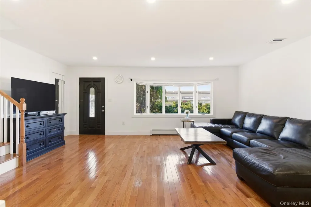 557 Woodbury Road Plainview NY 11803