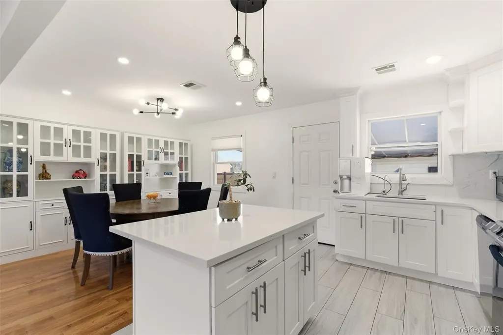 557 Woodbury Road Plainview NY 11803