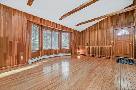 356 Oakleigh Avenue Baiting Hollow NY 11933