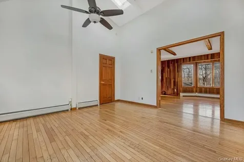 356 Oakleigh Avenue Baiting Hollow NY 11933