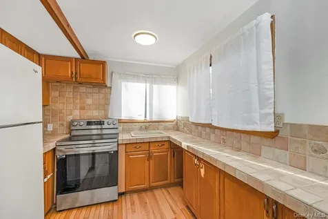 356 Oakleigh Avenue Baiting Hollow NY 11933