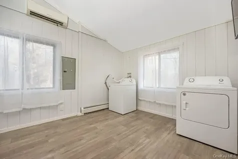 356 Oakleigh Avenue Baiting Hollow NY 11933