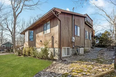 356 Oakleigh Avenue Baiting Hollow NY 11933
