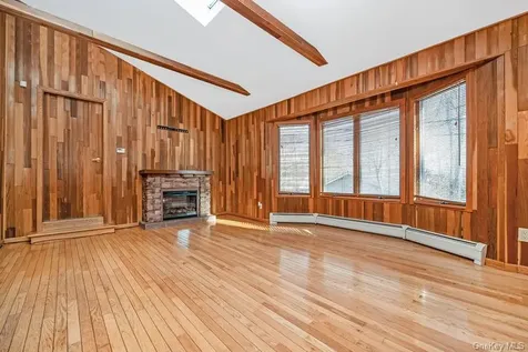 356 Oakleigh Avenue Baiting Hollow NY 11933