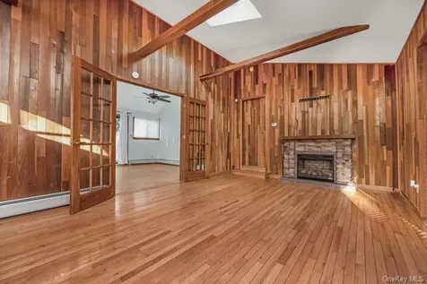 356 Oakleigh Avenue Baiting Hollow NY 11933