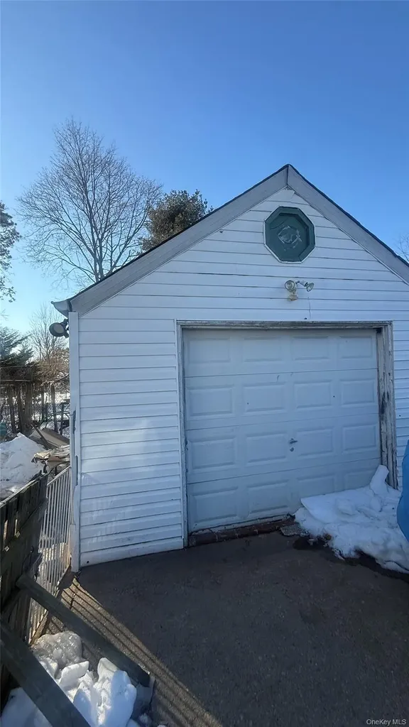 49 Peters Boulevard Central Islip NY 11722