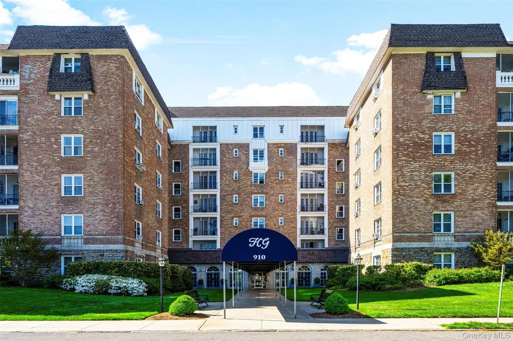 910 Stuart Avenue Mamaroneck NY 10543