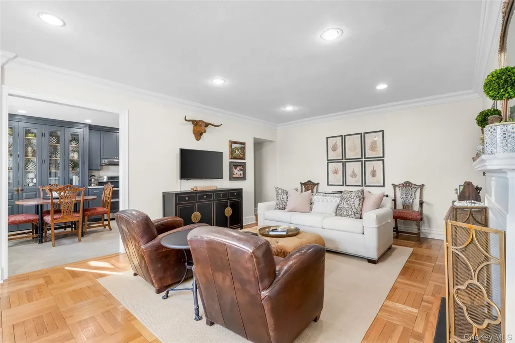 910 Stuart Avenue Mamaroneck NY 10543