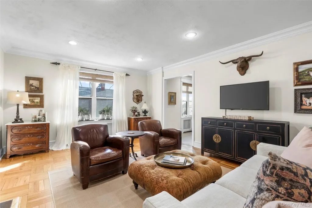 910 Stuart Avenue Mamaroneck NY 10543