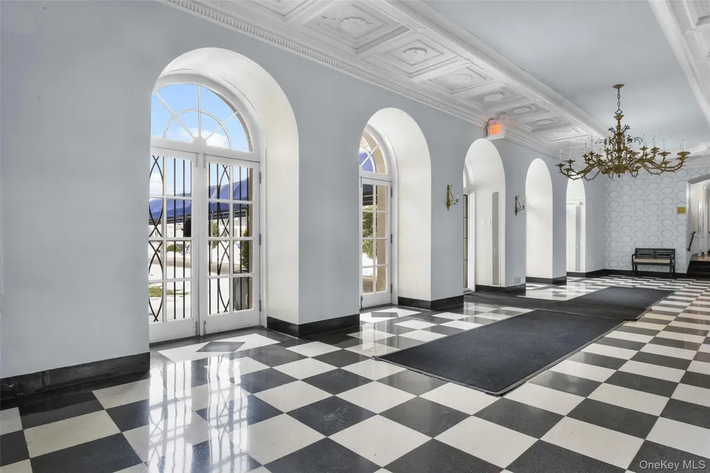 910 Stuart Avenue Mamaroneck NY 10543