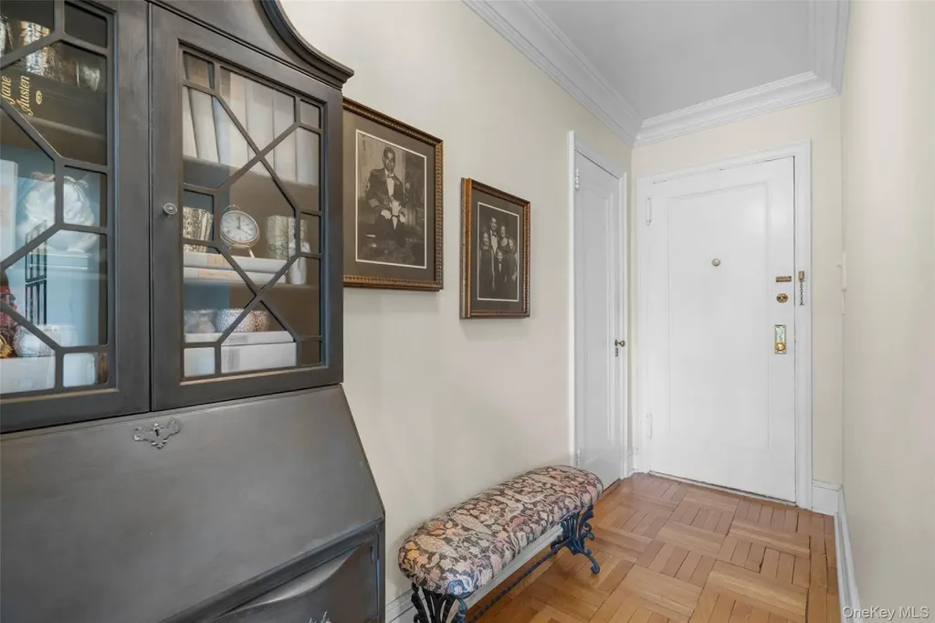 910 Stuart Avenue Mamaroneck NY 10543