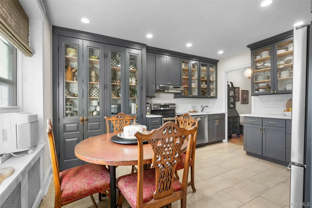 910 Stuart Avenue Mamaroneck NY 10543