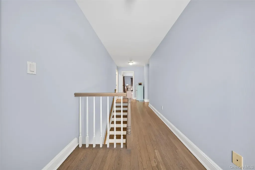 14 Mackay Way Roslyn NY 11576