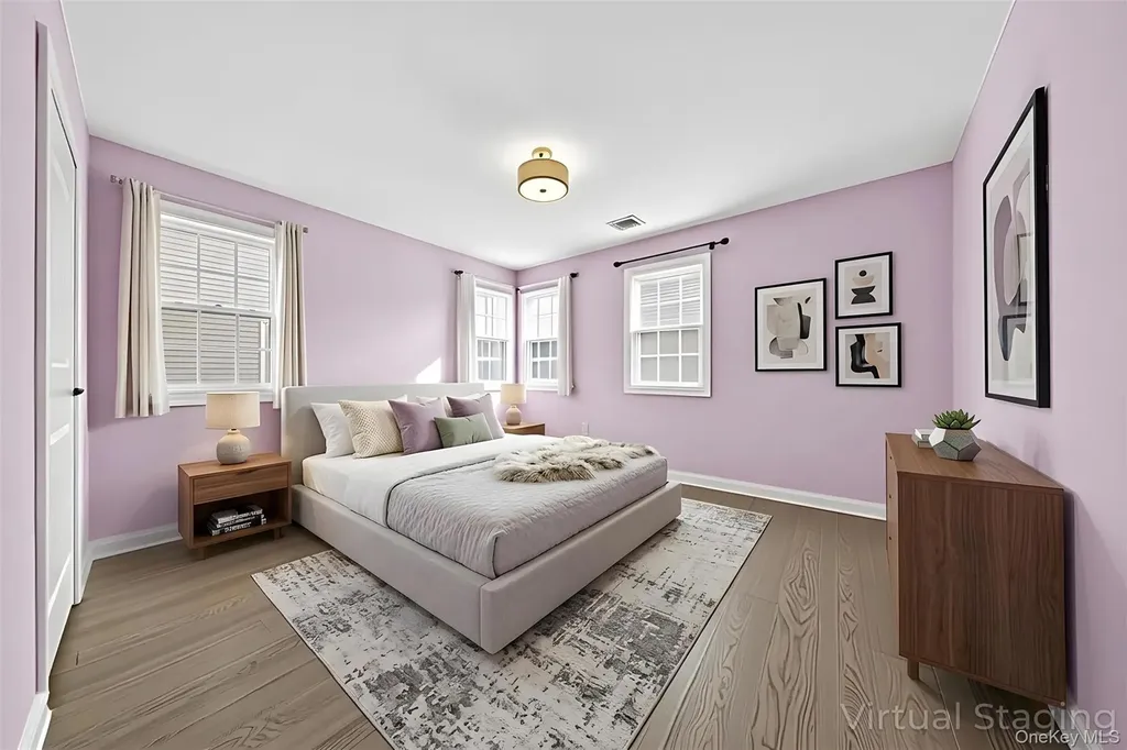 14 Mackay Way Roslyn NY 11576