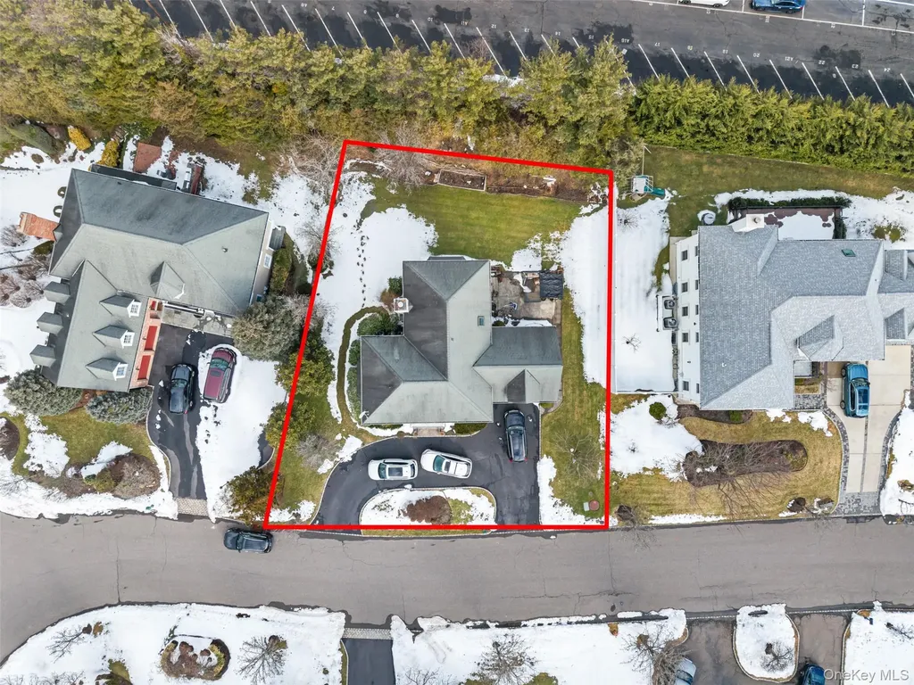 14 Mackay Way Roslyn NY 11576