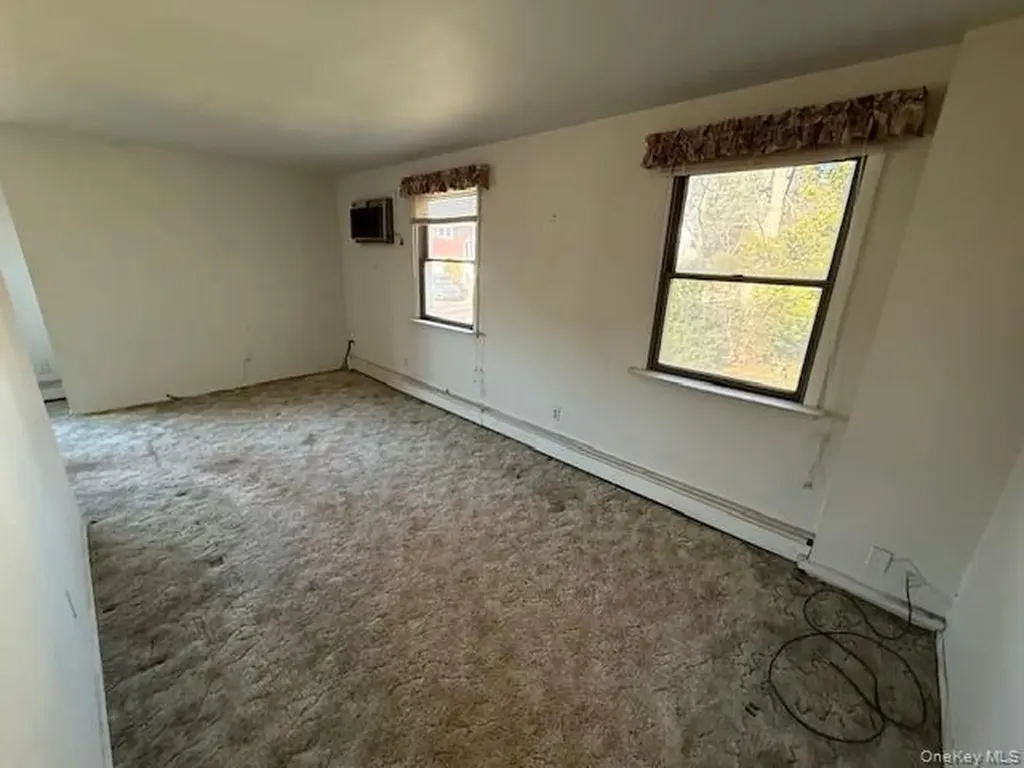 11 Arbor Street Great Neck NY 11021
